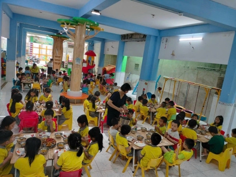 Em là học sinh lớp lá