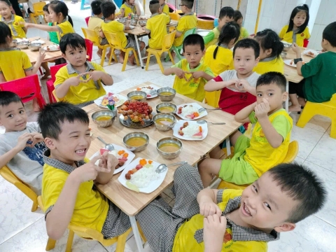 Em là học sinh lớp lá